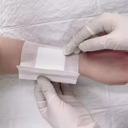 Tiritas adhesivas transpirables Woundplast para primeros auxilios