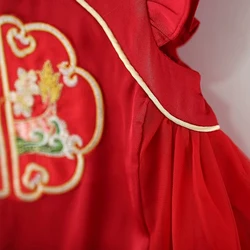 Vestido de verano rojo en malla sin mangas con bordado para niña