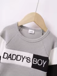 Conjunto infantil para niño pequeño: top de manga larga bicolor