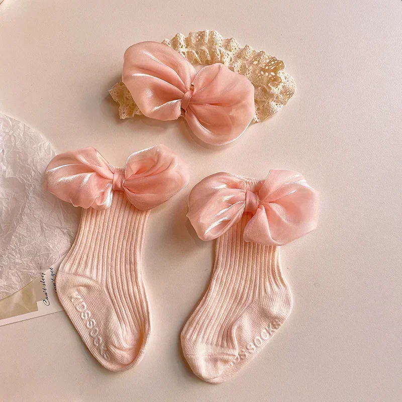 Diadema para bebé en encaje con lazo y volantes - estilo europeo - imagen 5