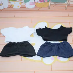 Ropa para muñecas: camiseta a rayas y pantalón vaquero corto
