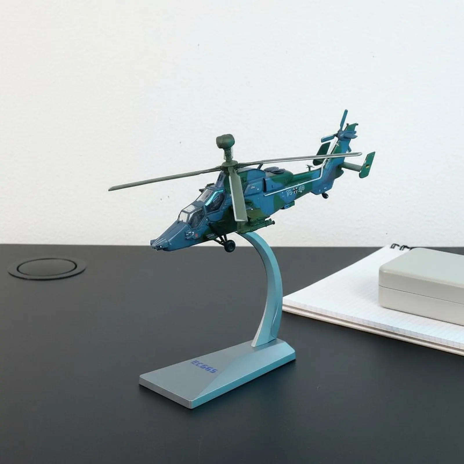 Helicóptero modelo EC665 Tigre de colección, muy detallado - imagen 4