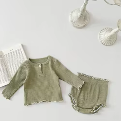 Conjunto bebé dos piezas manga larga y pantalón corto - primavera
