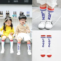 Calcetines de algodón para niños de tubo medio con dibujos animados
