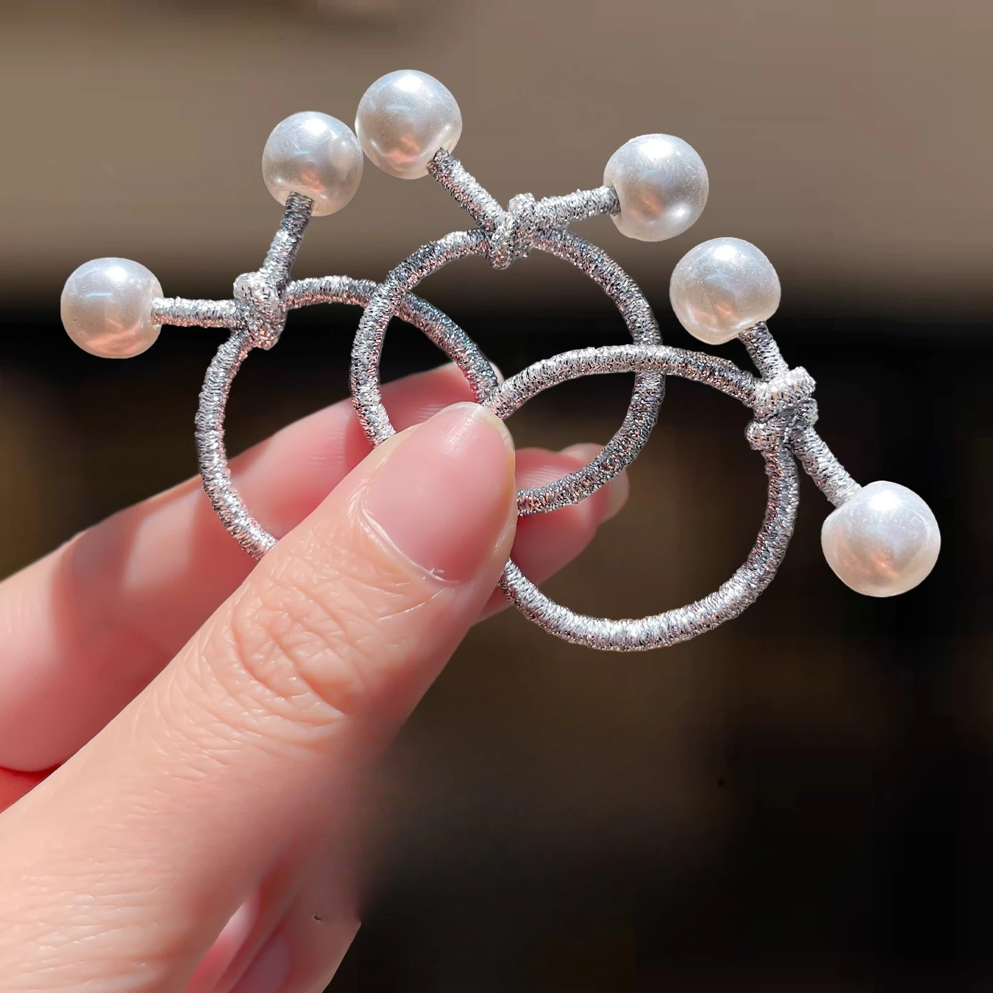 Diademas elásticas con perlas para niña – Diseño delicado - imagen 2