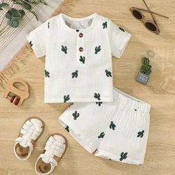Conjunto verano bebé con camiseta estampada y pantalón corto