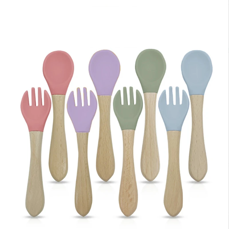 Set cubiertos silicona bebé mango madera