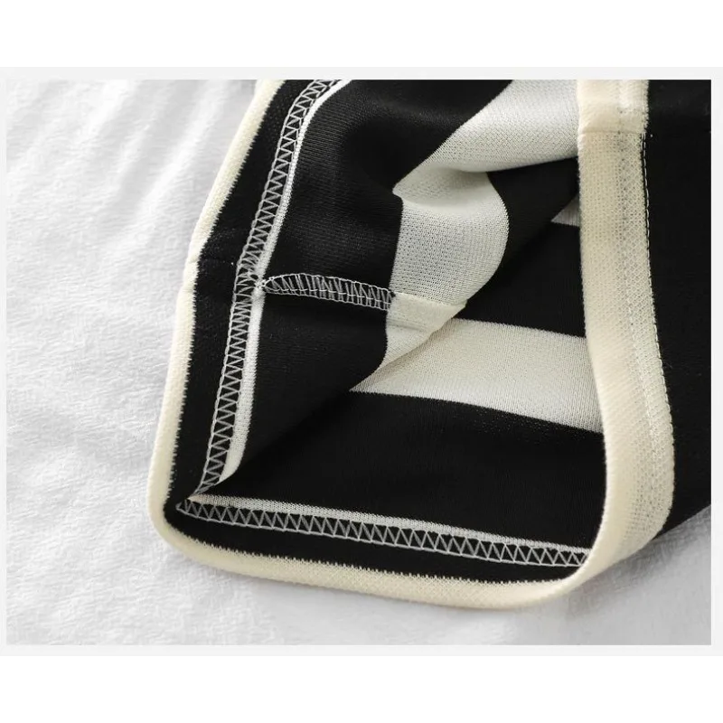 Conjunto de verano para bebé con camiseta a rayas de manga corta - imagen 4