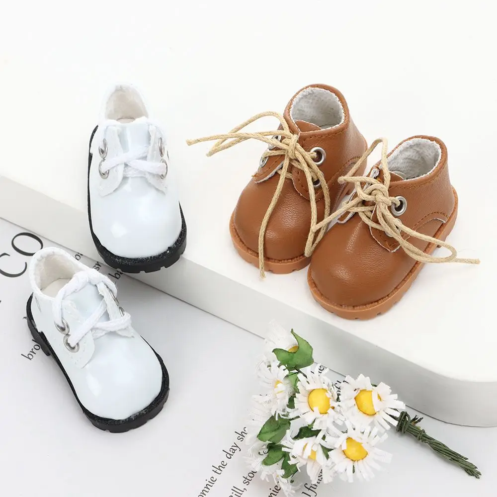 Zapatos de cuero brillante para muñecas – Hechos a mano - imagen 4