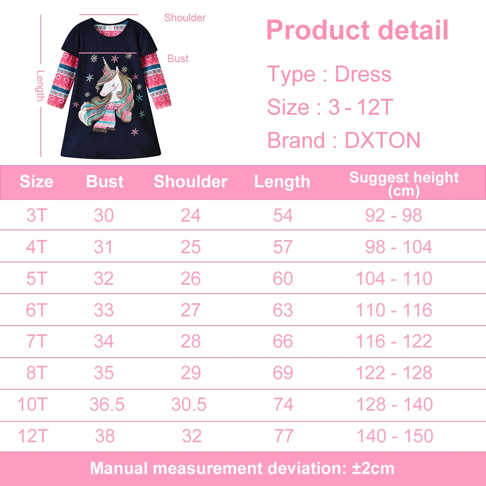 Vista frontal del vestido infantil de Navidad con temática de unicornio y copos de nieve