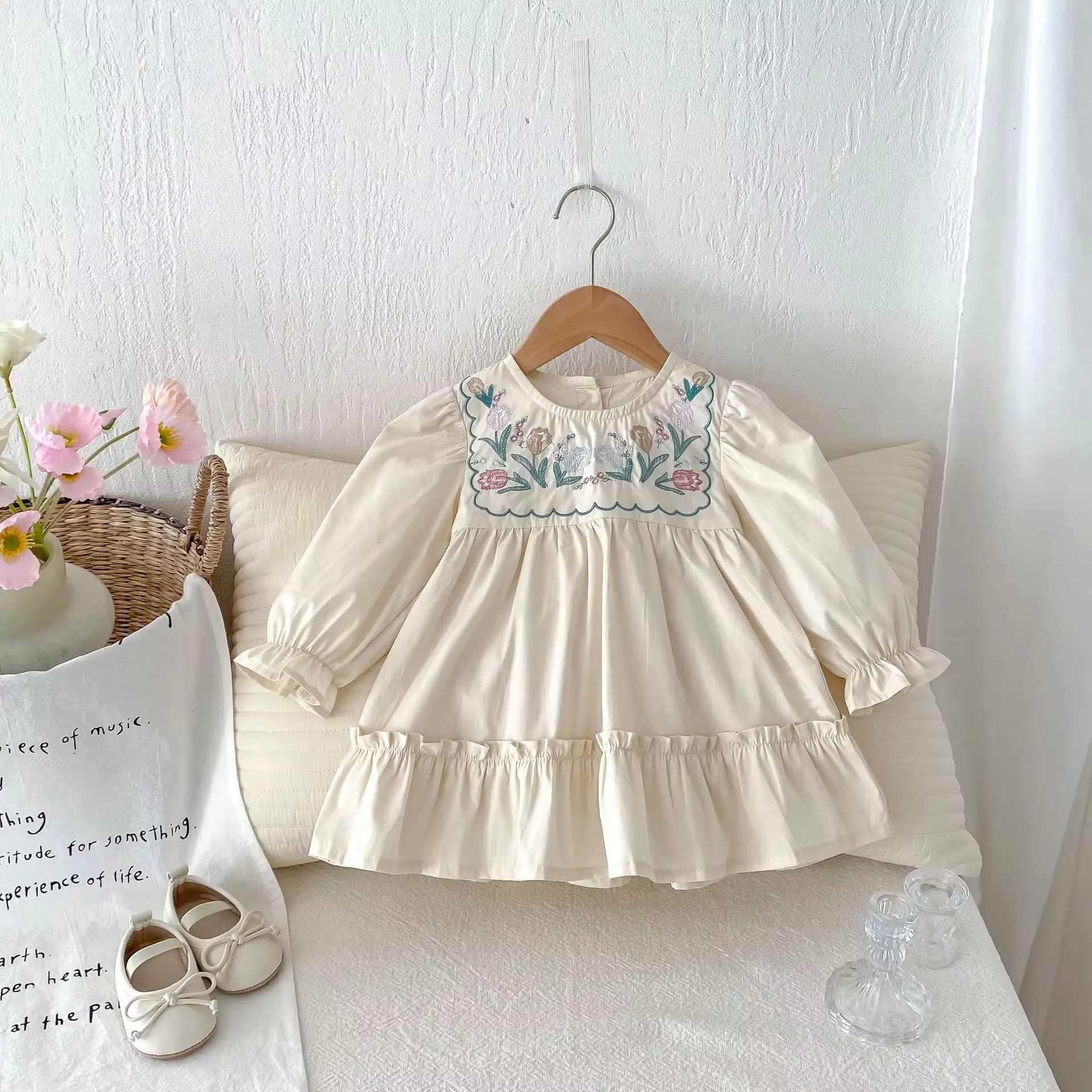 MILANCEL vestido princesa bordado para niña – mangas abullonadas