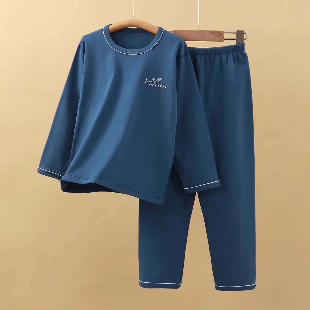 Detalle del estampado y tejido del pijama infantil