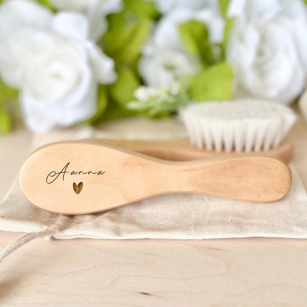 Cepillo para el pelo de madera personalizado con nombre para bebé