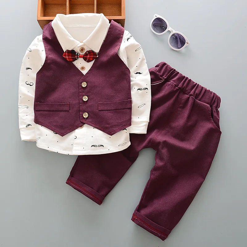 Conjunto infantil con chaleco, camisa y pantalones para niño pequeño