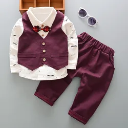 Conjunto infantil con chaleco, camisa y pantalones para niño pequeño