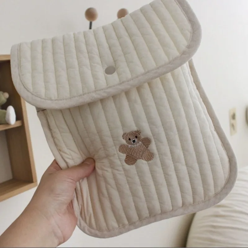 Bolso para pañales acolchado mini con bordado de oso tierno - imagen 3