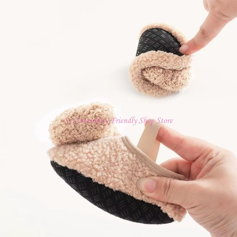 Pantuflas de bebé con diseño de oso y look de interior