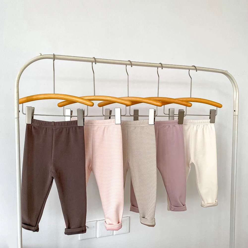 Estilo neutro minimalista para bebé