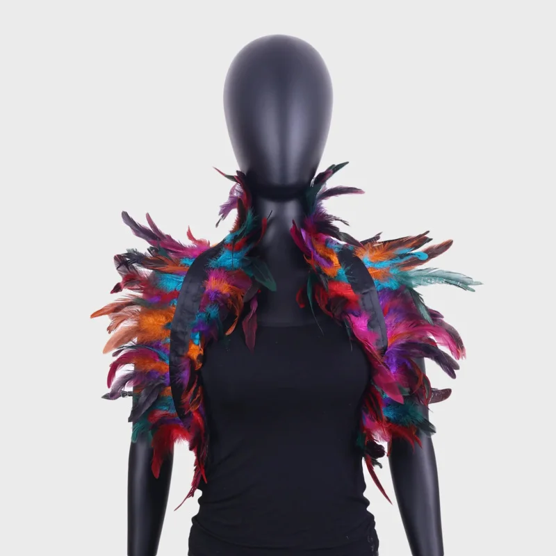 Capa de plumas gótica para Halloween y eventos especiales