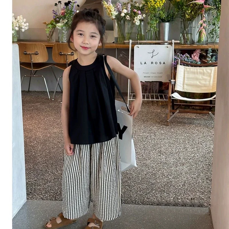Conjunto infantil de verano para niña con chaleco y pantalón - imagen 4