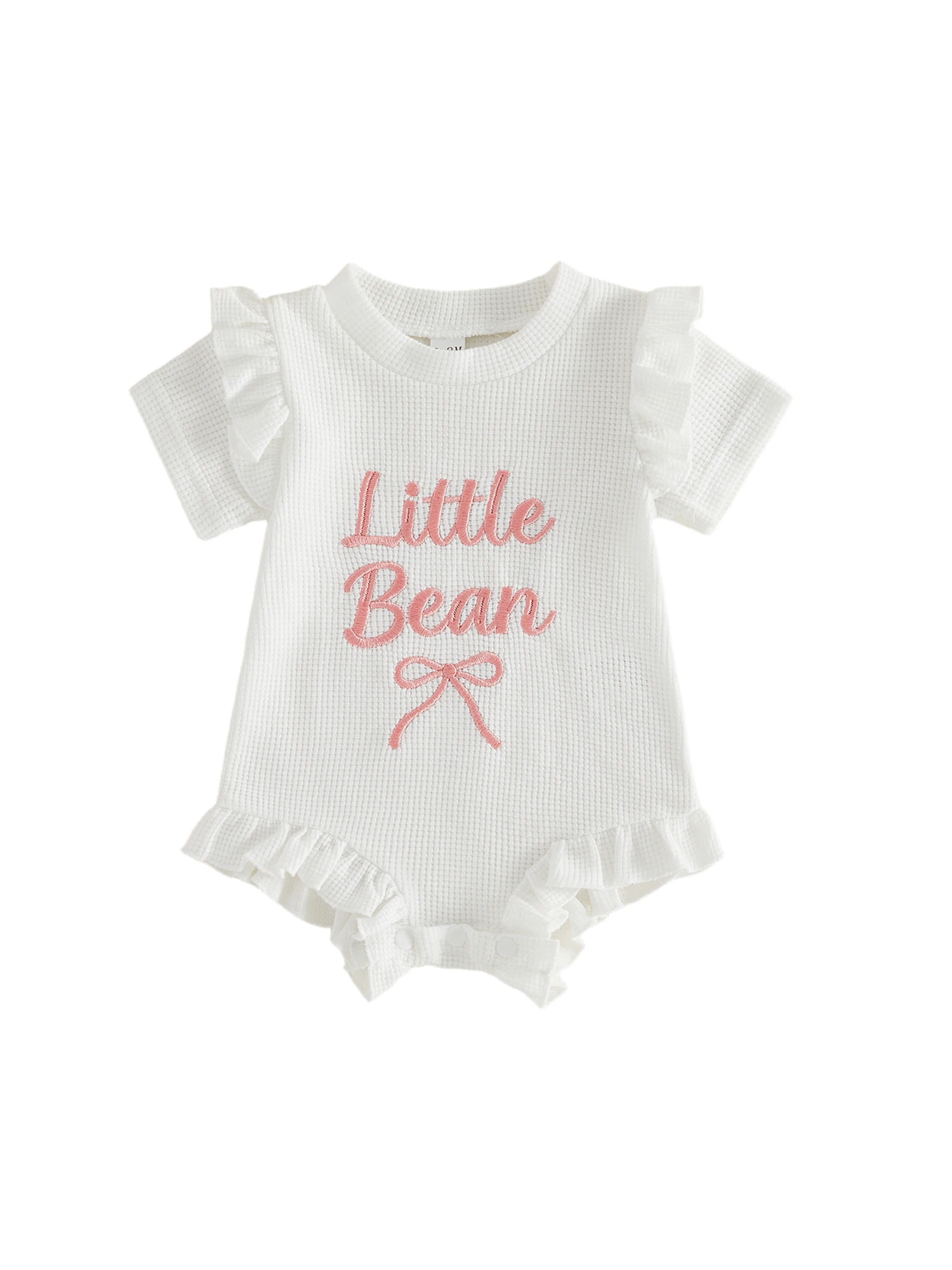 Mono de verano blanco con letras bordadas y volantes