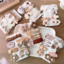 Horquillas de felpa para niña con lazo floral de invierno