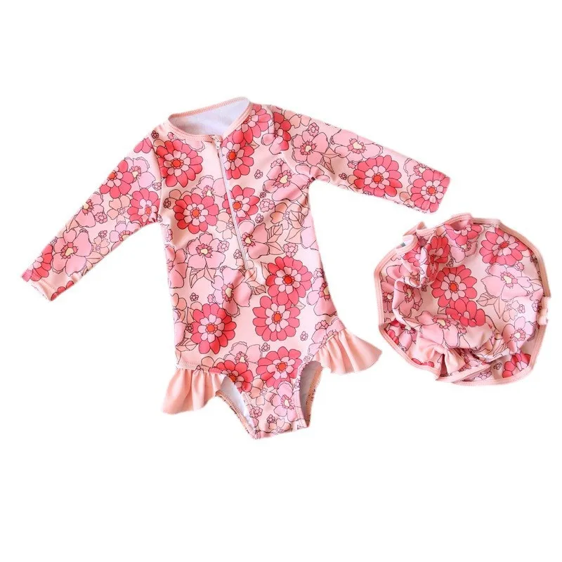 Estampado de dibujos animados en el traje de baño infantil