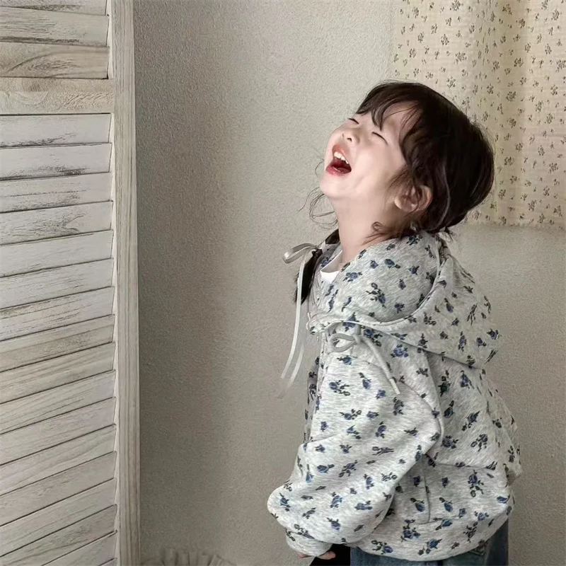 Chaqueta con capucha floral para niña Kods, cremallera - imagen 3