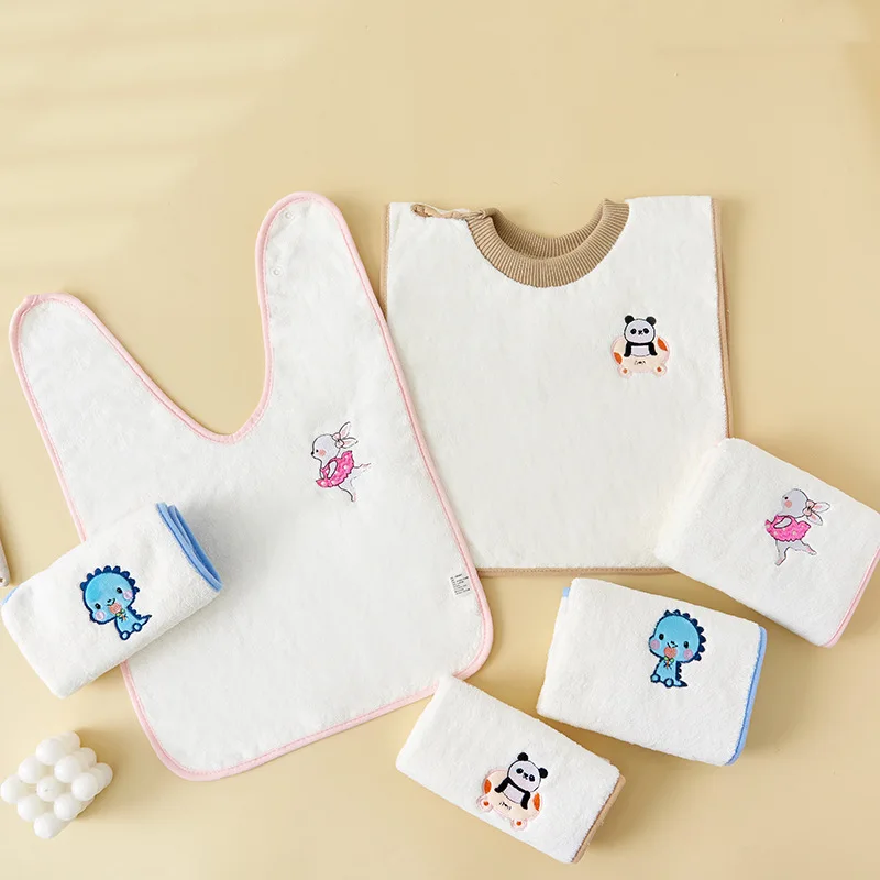 Babero impermeable para bebé con cuello de toalla y dibujos - imagen 4