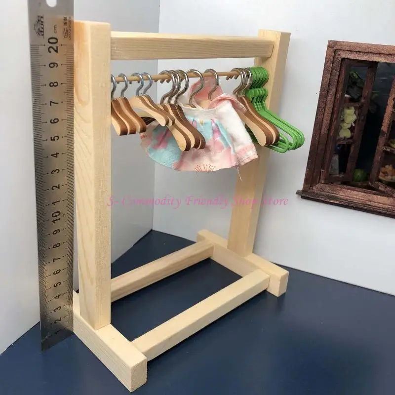 Perchas de madera para muñecas infantiles, miniatura ropa práctica - imagen 3
