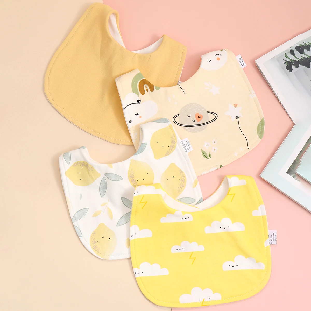 Pack de 4 baberos para recién nacido