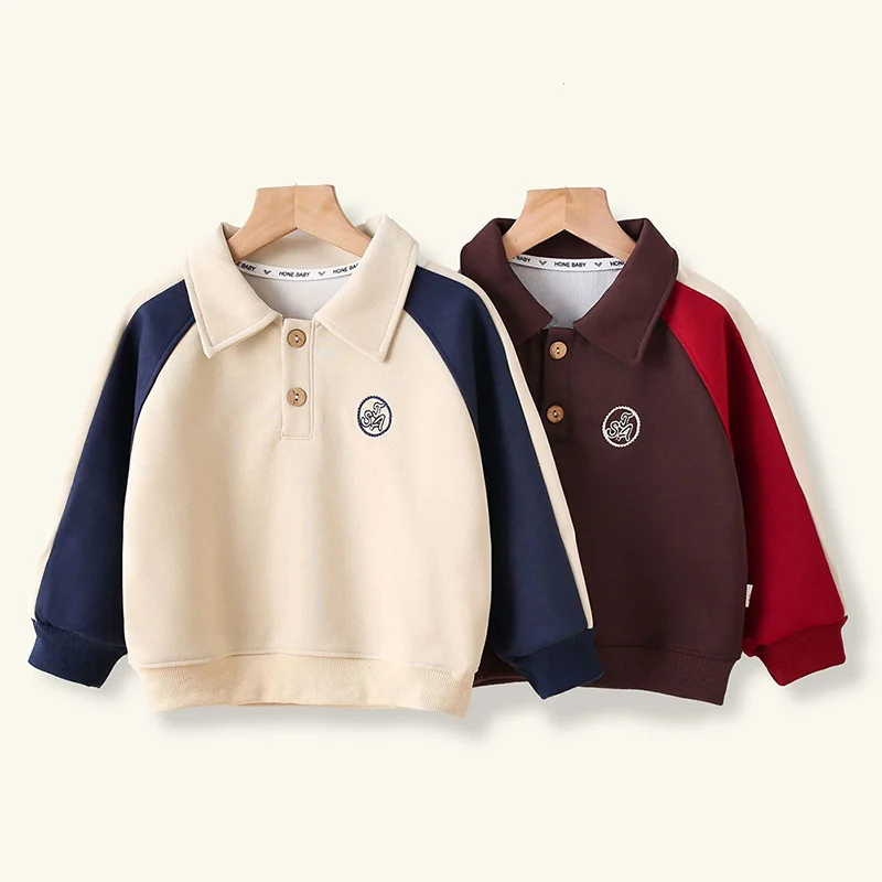 Sudadera niño con parches de retales – estilo casual otoño - imagen 3