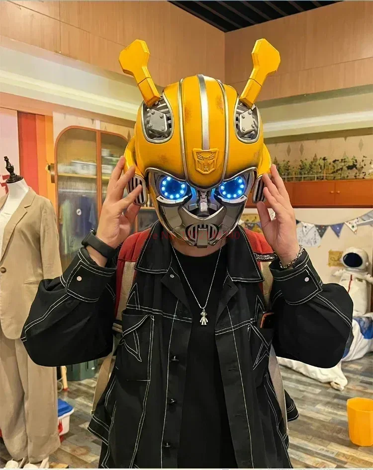 Casco Bumblebee con luces en los ojos