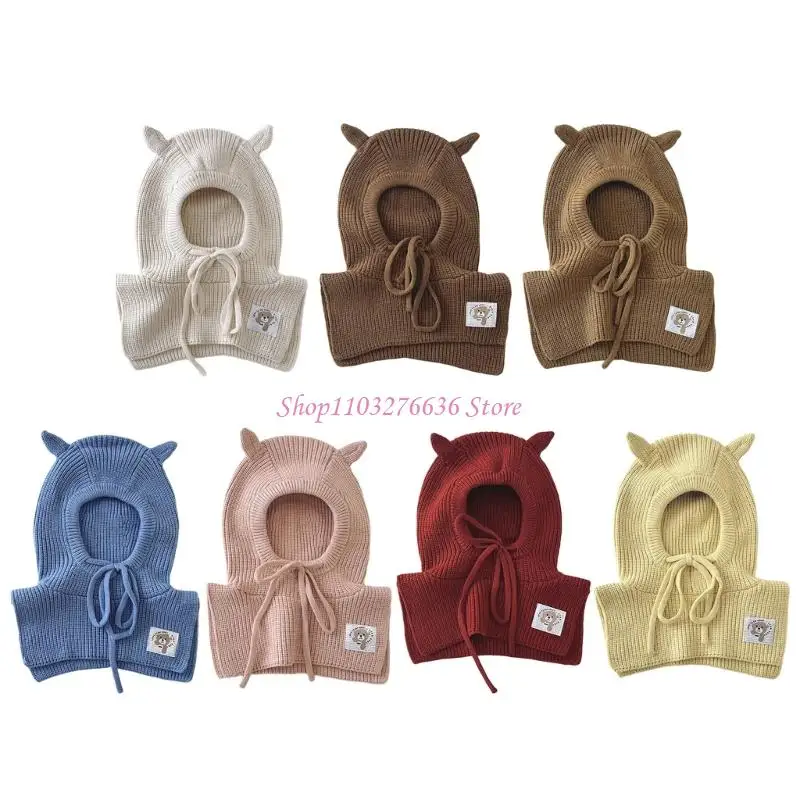 Gorro con orejeras ajustables de punto cálido y cuello tostador