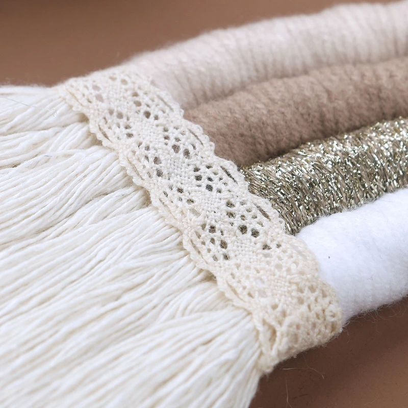Tapiz infantil de macramé arcoíris hecho a mano para pared