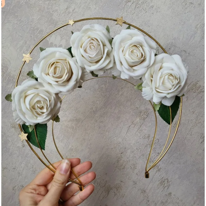 Diadema corona halo floral con rosa roja y estrellas para niña - imagen 2