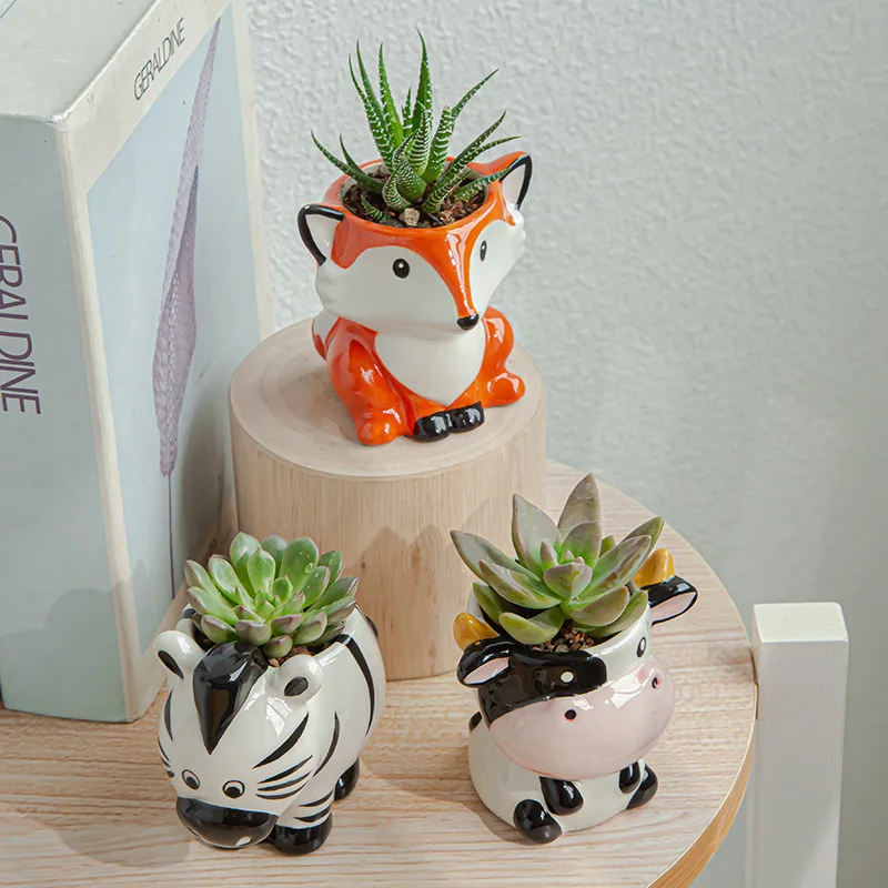 Mini maceta junto a otras similares mostrando variedad de diseños
