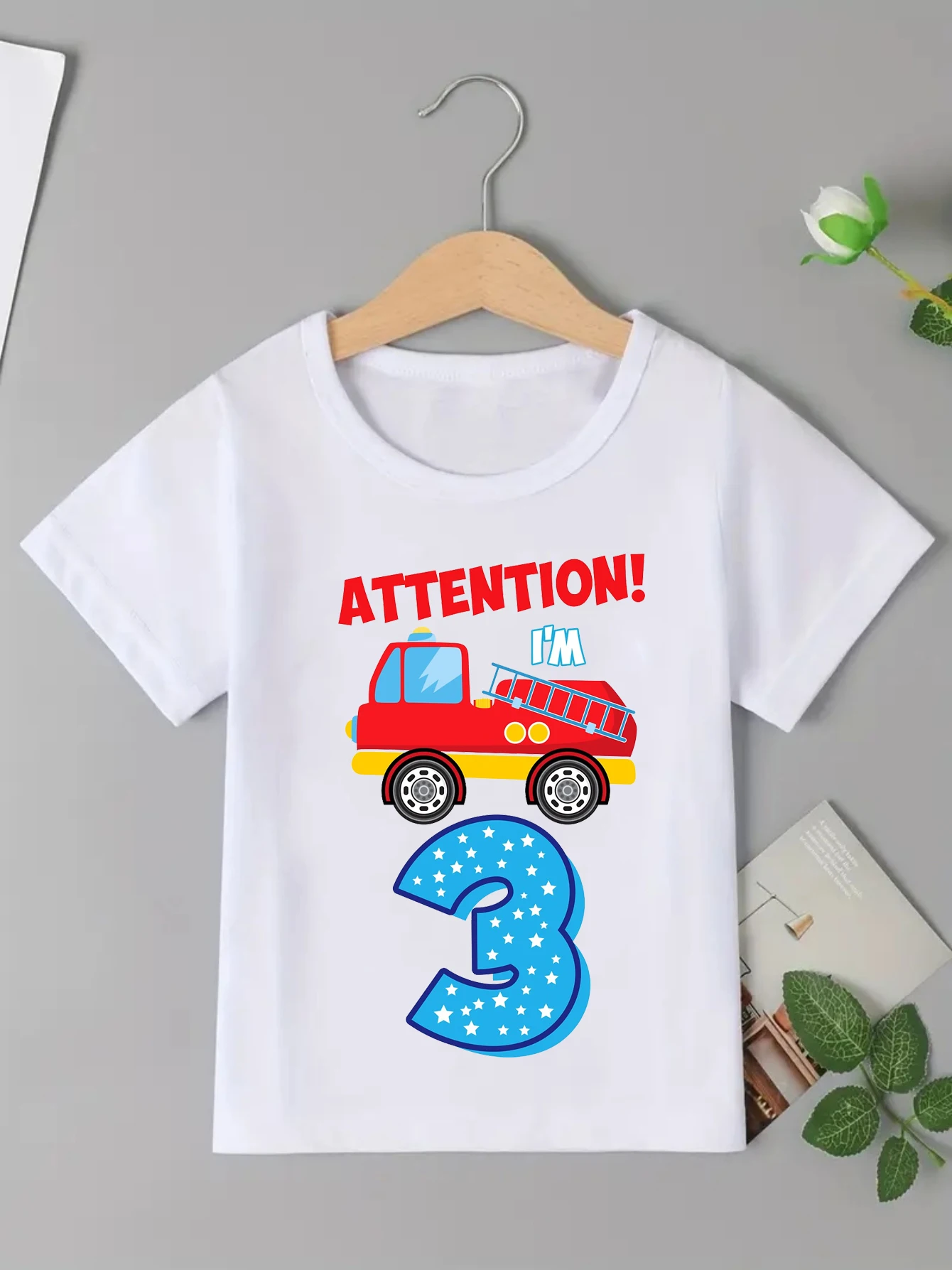 Camiseta de bomberos para niños con estampado de camión - imagen 2