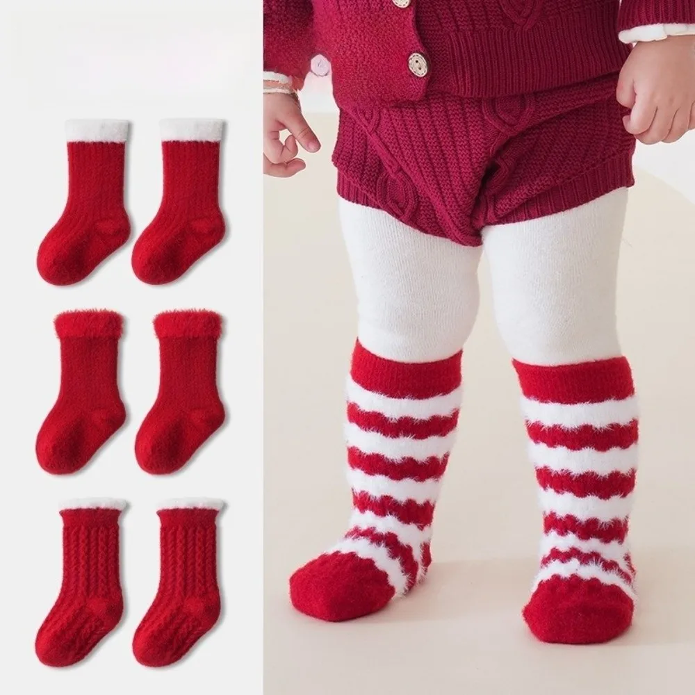 Calcetines de bebé de felpa antifrío con rayas rojas suaves - imagen 3