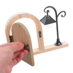 Protector de enchufe con luz nocturna y placa de madera hada