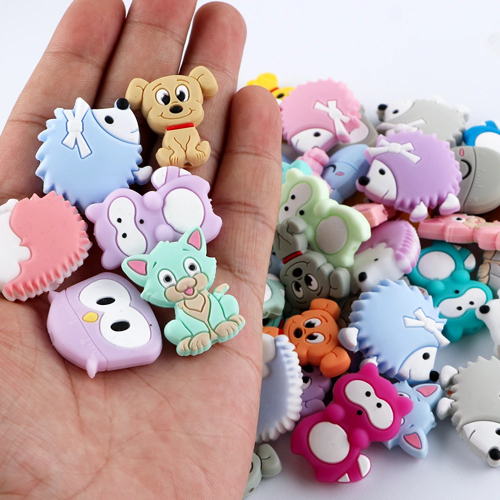 Montaje de pulsera con cuentas en diseños de animales