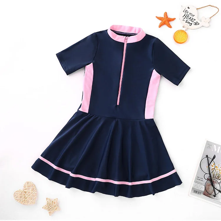 Traje de baño infantil con acabado cuidado
