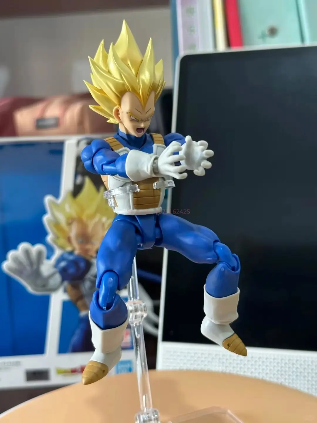 Bandai SH Figuarts Vegeta Super Saiyan figura de acción - imagen 2