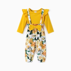 Conjunto niña de camiseta con mangas aleteadas y mono floral