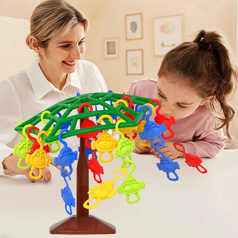 Juego de mesa de equilibrio con monito trepador educativo