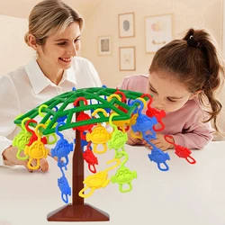 Juego de mesa de equilibrio con monito trepador educativo