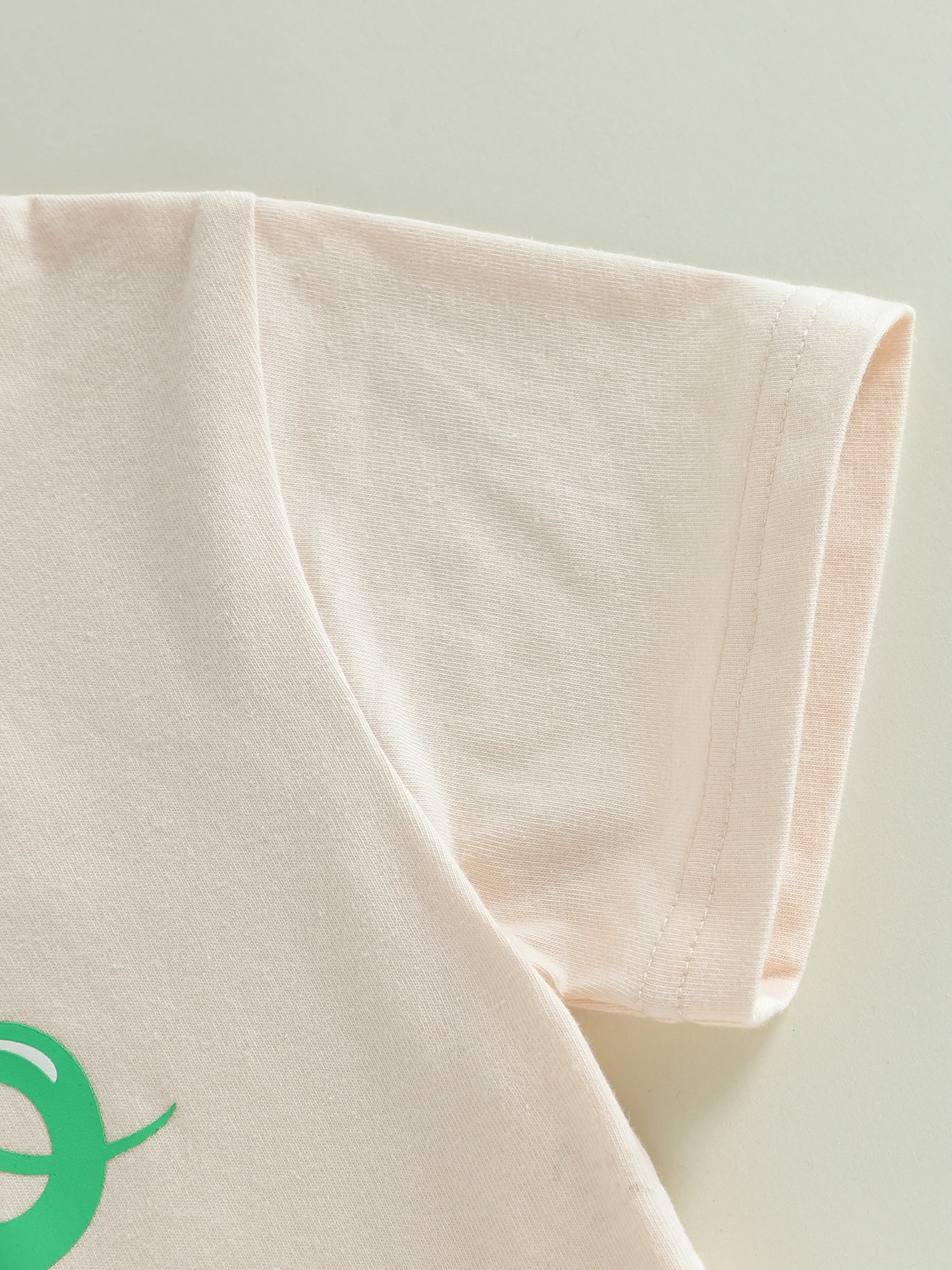 Camiseta infantil con manga corta