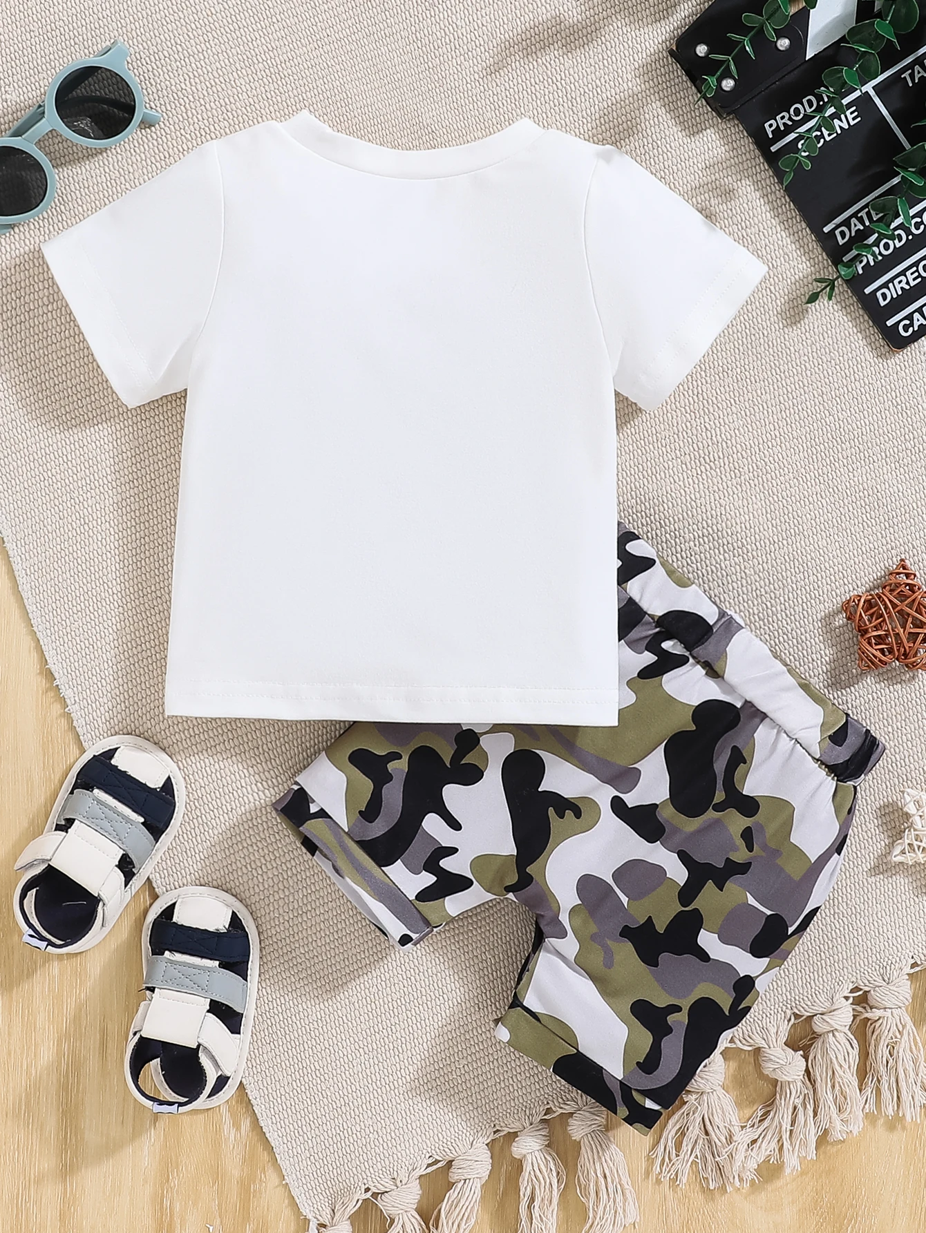 Conjunto para bebé 0 a 3 años, camiseta con letras y shorts camuflaje