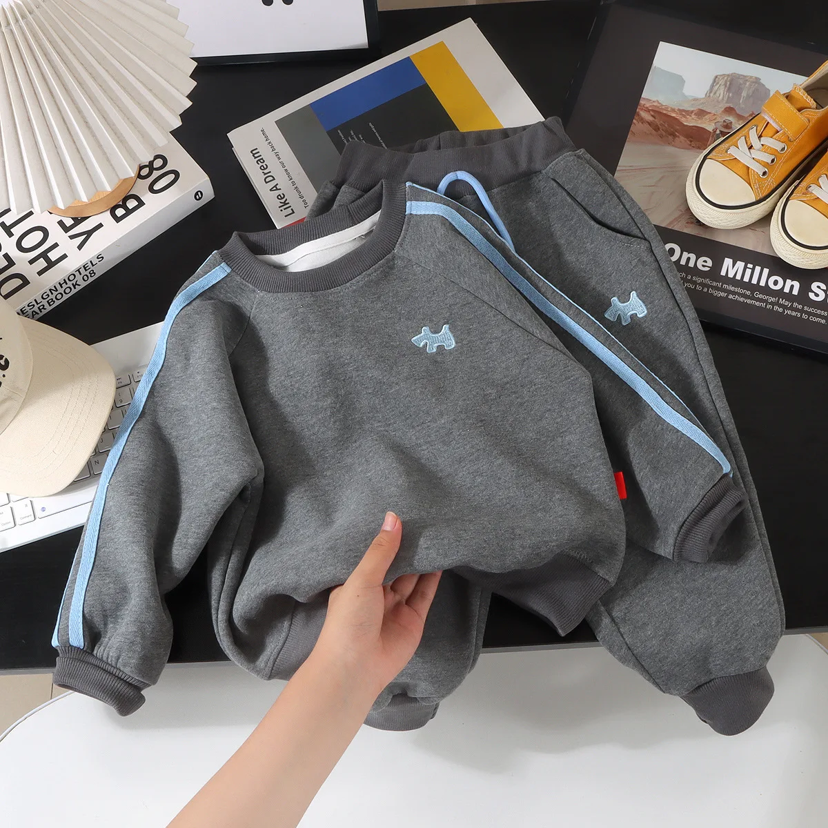 Conjunto chándal niña – Sudadera manga larga y pantalón