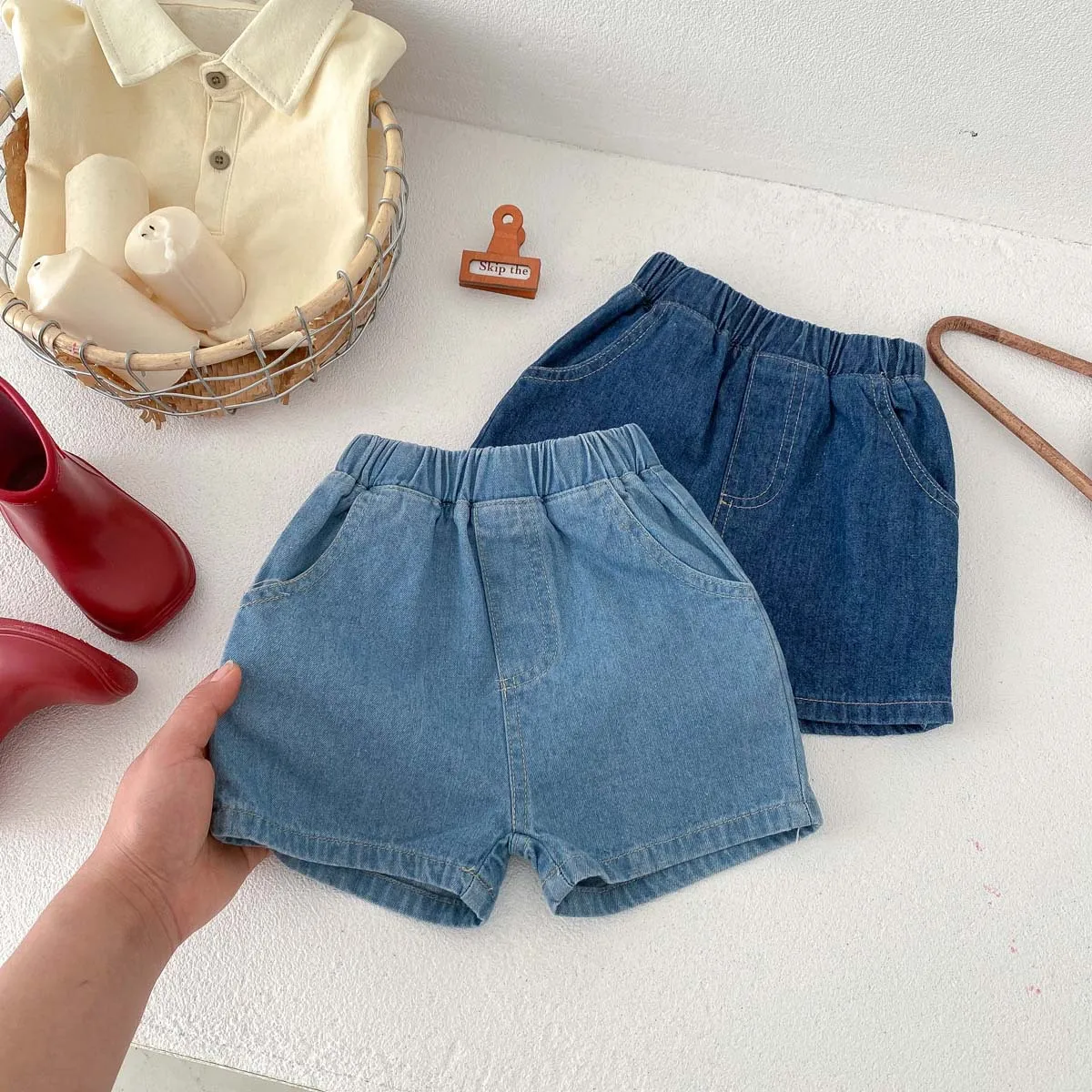 Pantalón vaquero corto bebé con bolsillo infantil azul